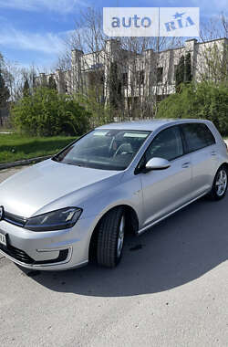 Volkswagen e-Golf 2015