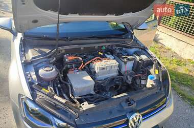 Хэтчбек Volkswagen e-Golf 2017 в Могилев-Подольске