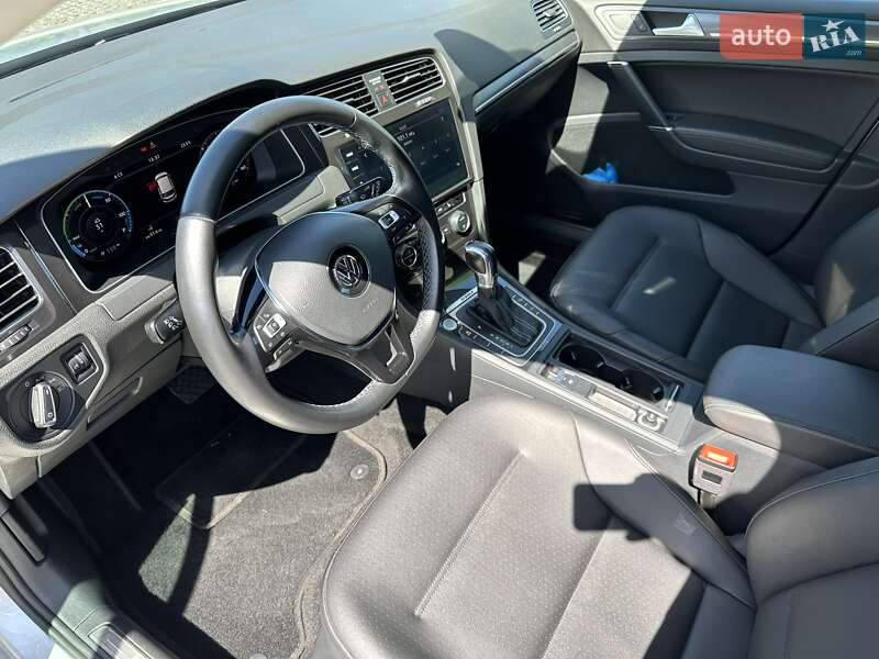 Хэтчбек Volkswagen e-Golf 2019 в Днепре