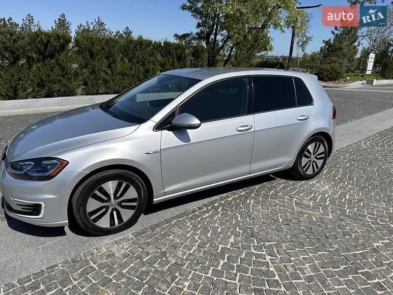 Хэтчбек Volkswagen e-Golf 2019 в Днепре