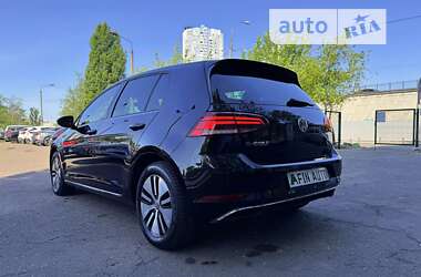 Хэтчбек Volkswagen e-Golf 2017 в Киеве