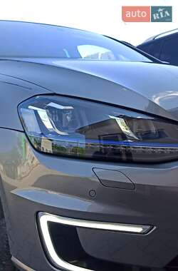 Хэтчбек Volkswagen e-Golf 2016 в Черновцах