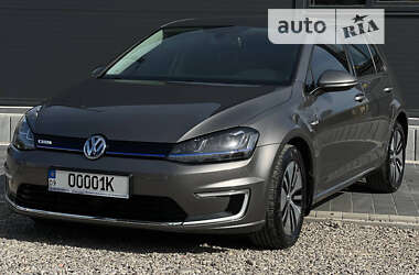 Volkswagen e-Golf 2015