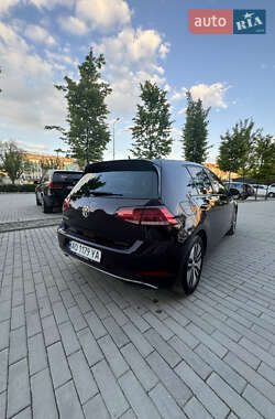 Хетчбек Volkswagen e-Golf 2017 в Ужгороді