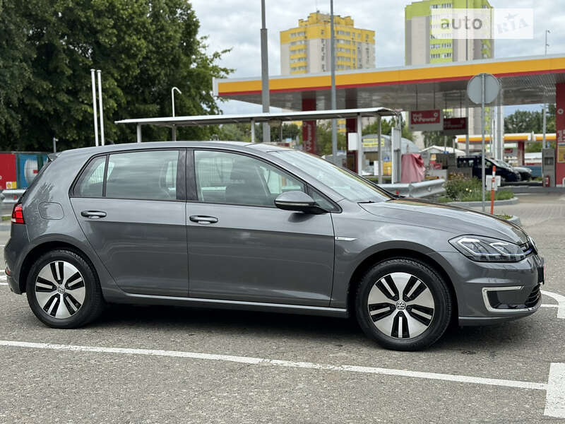 Хэтчбек Volkswagen e-Golf 2019 в Киеве