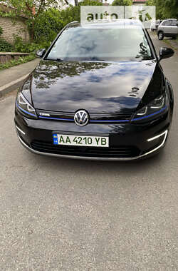 Хетчбек Volkswagen e-Golf 2014 в Києві