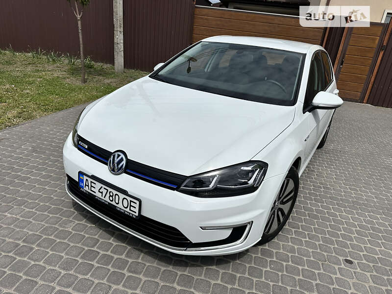 Хэтчбек Volkswagen e-Golf 2016 в Днепре