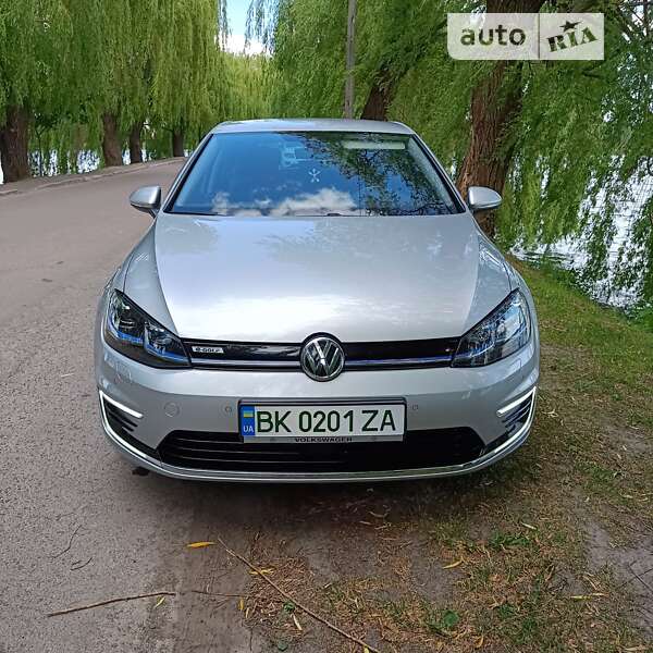 Хетчбек Volkswagen e-Golf 2019 в Дубні