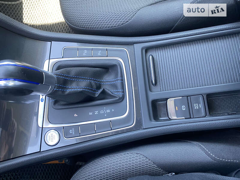 Хэтчбек Volkswagen e-Golf 2018 в Одессе фото 24 Хэтчбек Volkswagen e-Golf 2018 в Одессе