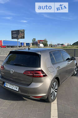 Хетчбек Volkswagen e-Golf 2015 в Мукачевому