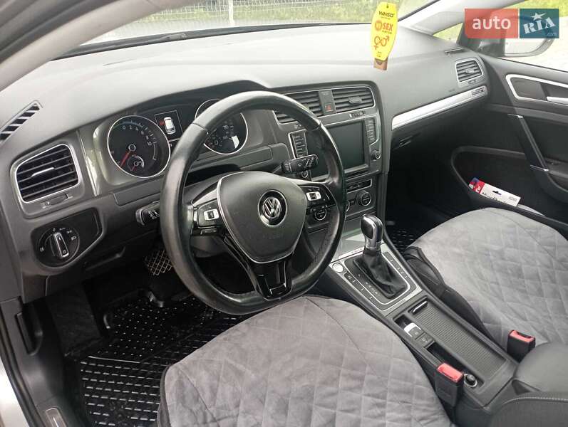 Хэтчбек Volkswagen e-Golf 2016 в Николаеве