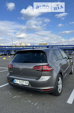 Хэтчбек Volkswagen e-Golf 2015 в Киеве