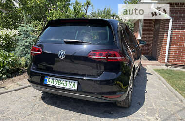 Хэтчбек Volkswagen e-Golf 2014 в Киеве