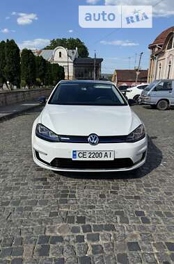Хетчбек Volkswagen e-Golf 2014 в Чернівцях