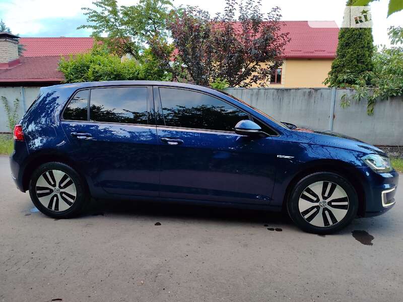 Хэтчбек Volkswagen e-Golf 2017 в Мукачево
