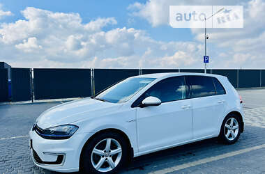 Volkswagen e-Golf 2015