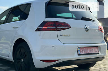 Хэтчбек Volkswagen e-Golf 2014 в Стрые