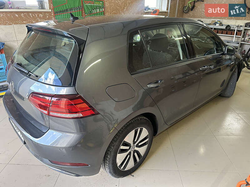 Хэтчбек Volkswagen e-Golf 2018 в Тернополе