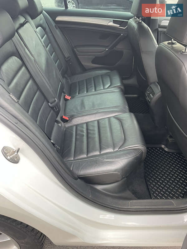 Хэтчбек Volkswagen e-Golf 2014 в Виннице