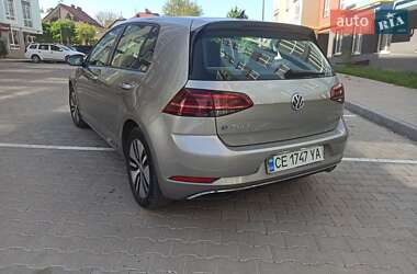 Хэтчбек Volkswagen e-Golf 2017 в 