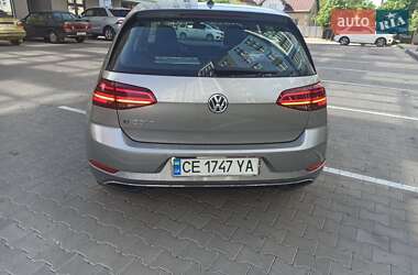 Хэтчбек Volkswagen e-Golf 2017 в 