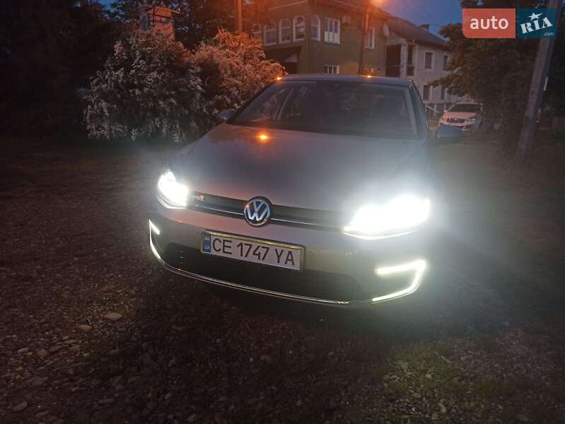 Хэтчбек Volkswagen e-Golf 2017 в Черновцах
