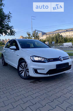 Хетчбек Volkswagen e-Golf 2015 в Києві