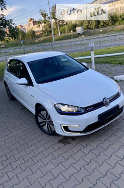 Volkswagen e-Golf 2015