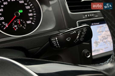 Хэтчбек Volkswagen e-Golf 2015 в 
