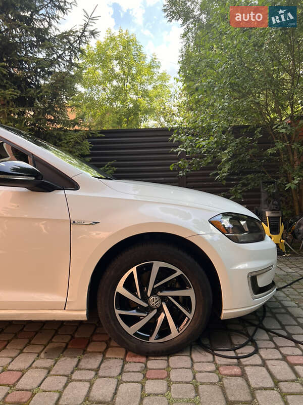 Хэтчбек Volkswagen e-Golf 2017 в Львове