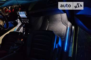 Хэтчбек Volkswagen e-Golf 2015 в 