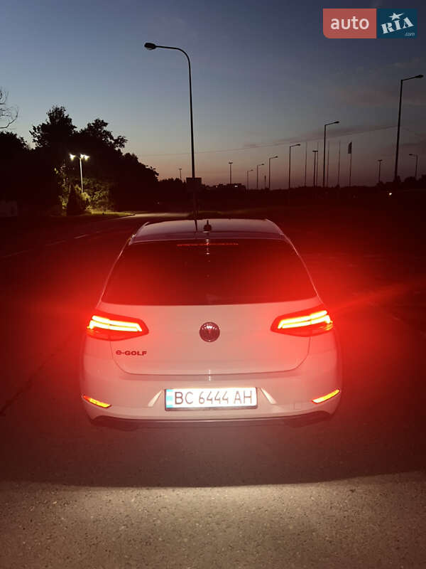 Хэтчбек Volkswagen e-Golf 2017 в Львове