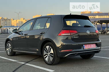 Хэтчбек Volkswagen e-Golf 2019 в Киеве