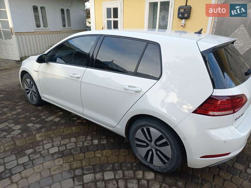 Хетчбек Volkswagen e-Golf 2019 в Чернівцях