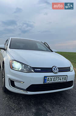 Хэтчбек Volkswagen e-Golf 2015 в 