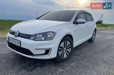 Хэтчбек Volkswagen e-Golf 2015 в 