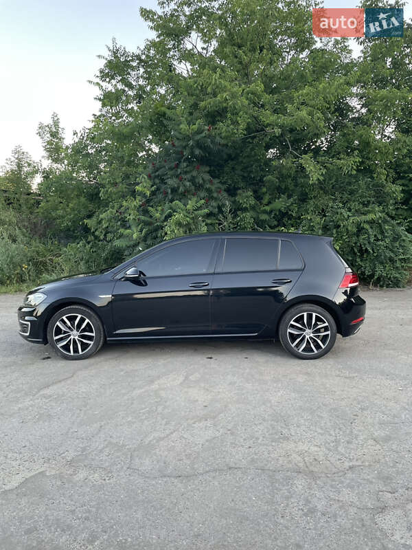 Хетчбек Volkswagen e-Golf 2018 в Павлограді