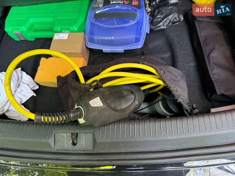 Хэтчбек Volkswagen e-Golf 2015 в Луцке