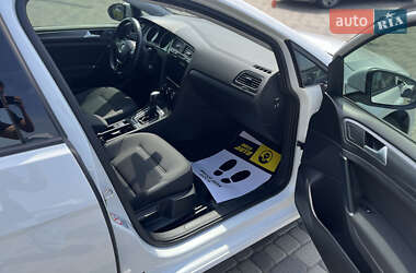 Хэтчбек Volkswagen e-Golf 2019 в 