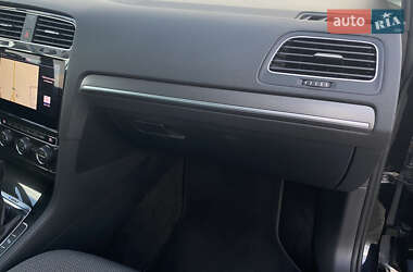 Хетчбек Volkswagen e-Golf 2019 в 