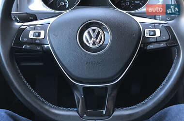 Хэтчбек Volkswagen e-Golf 2014 в 