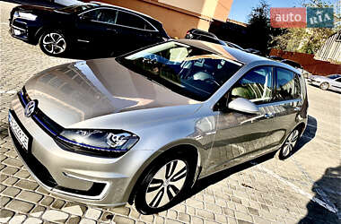 Хетчбек Volkswagen e-Golf 2015 в 