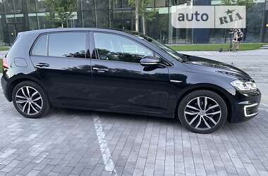 Хетчбек Volkswagen e-Golf 2019 в Києві