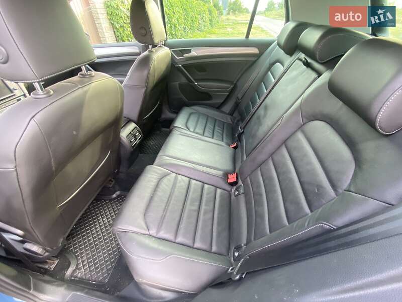 Хетчбек Volkswagen e-Golf 2015 в Кагарлику