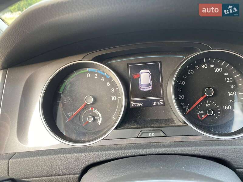 Хетчбек Volkswagen e-Golf 2015 в Кагарлику