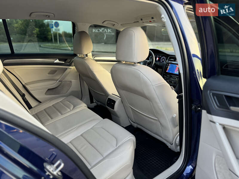 Хэтчбек Volkswagen e-Golf 2018 в Запорожье