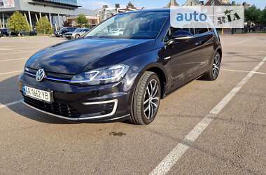 Хэтчбек Volkswagen e-Golf 2020 в Киеве