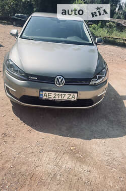 Volkswagen e-Golf 2015