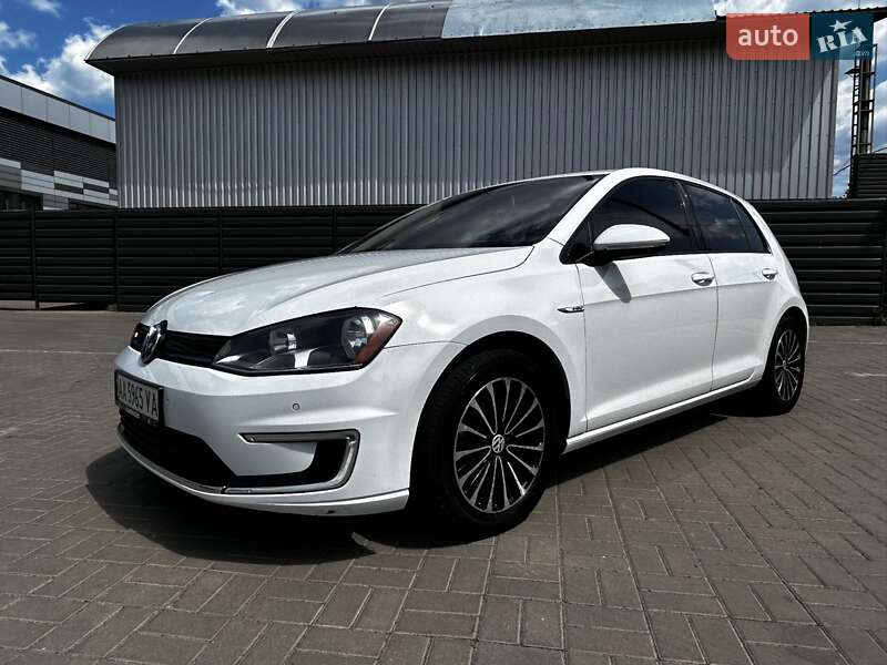 Хетчбек Volkswagen e-Golf 2015 в Черкасах