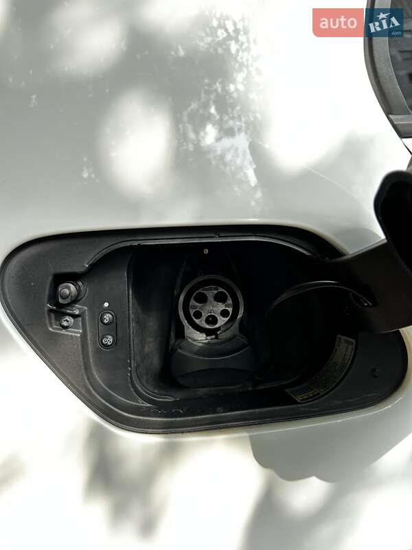 Хетчбек Volkswagen e-Golf 2015 в Черкасах